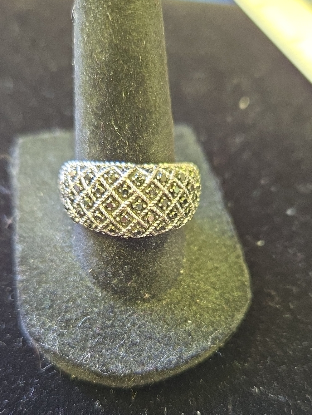 Elegant ZEI Black Diamond Pave Quilted Band Ring - Silver, 8